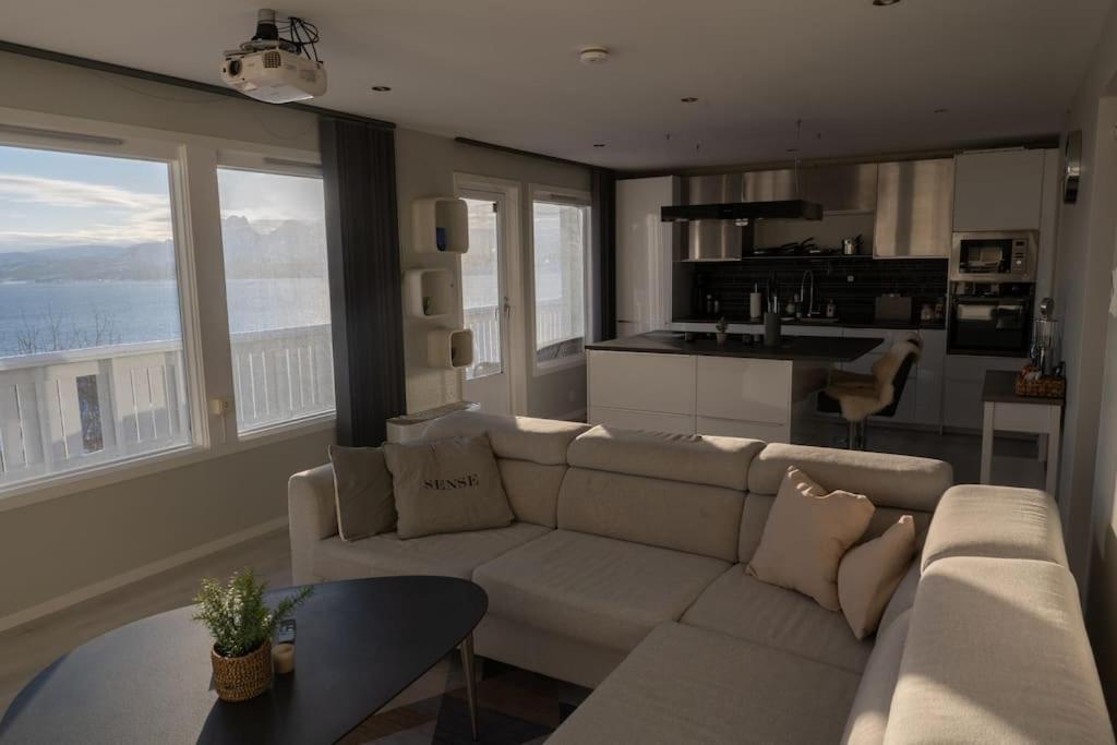 Panorama View! Modern,Balcony/Parking Apartment Bodo Exterior photo