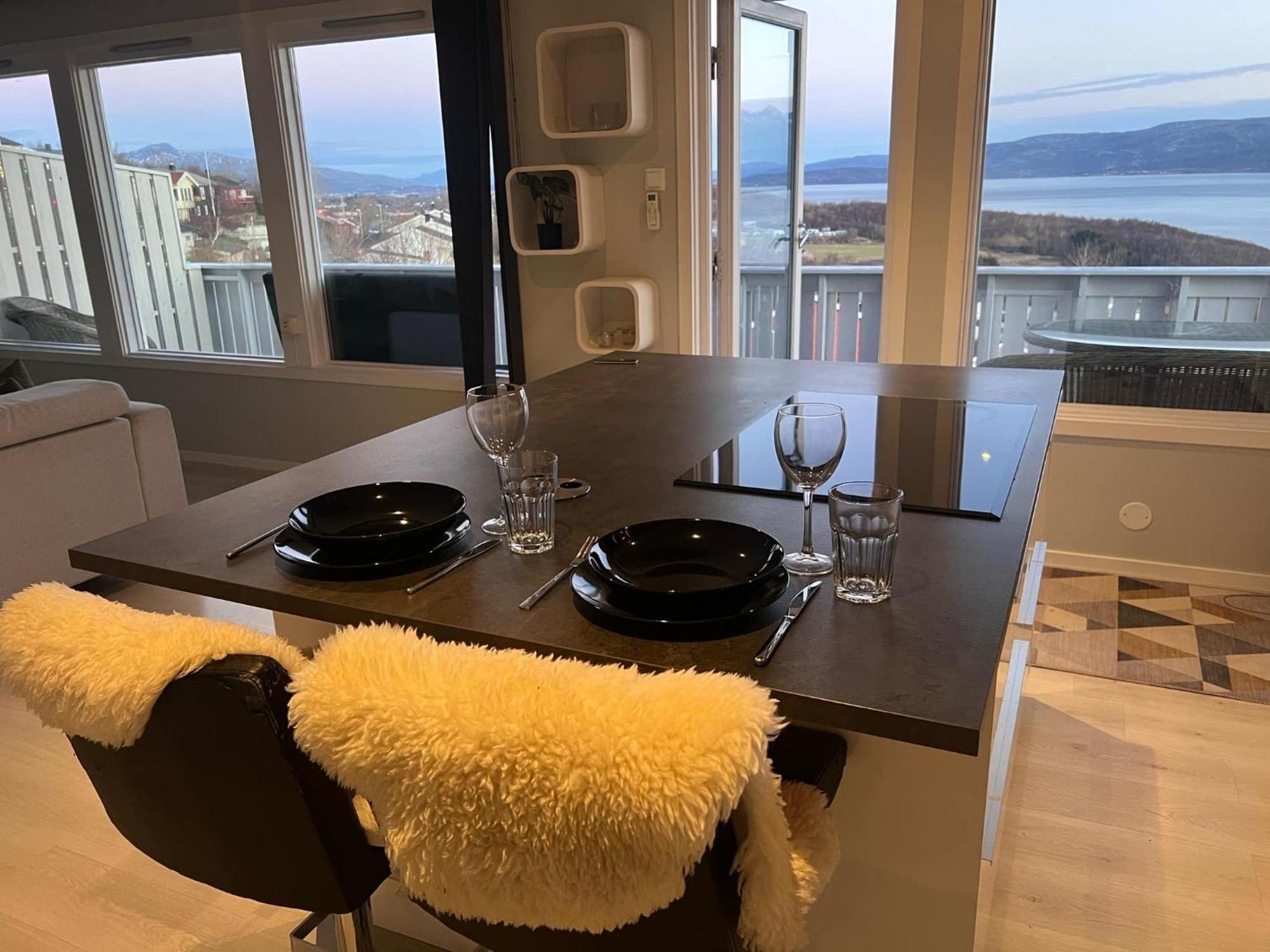 Panorama View! Modern,Balcony/Parking Apartment Bodo Exterior photo